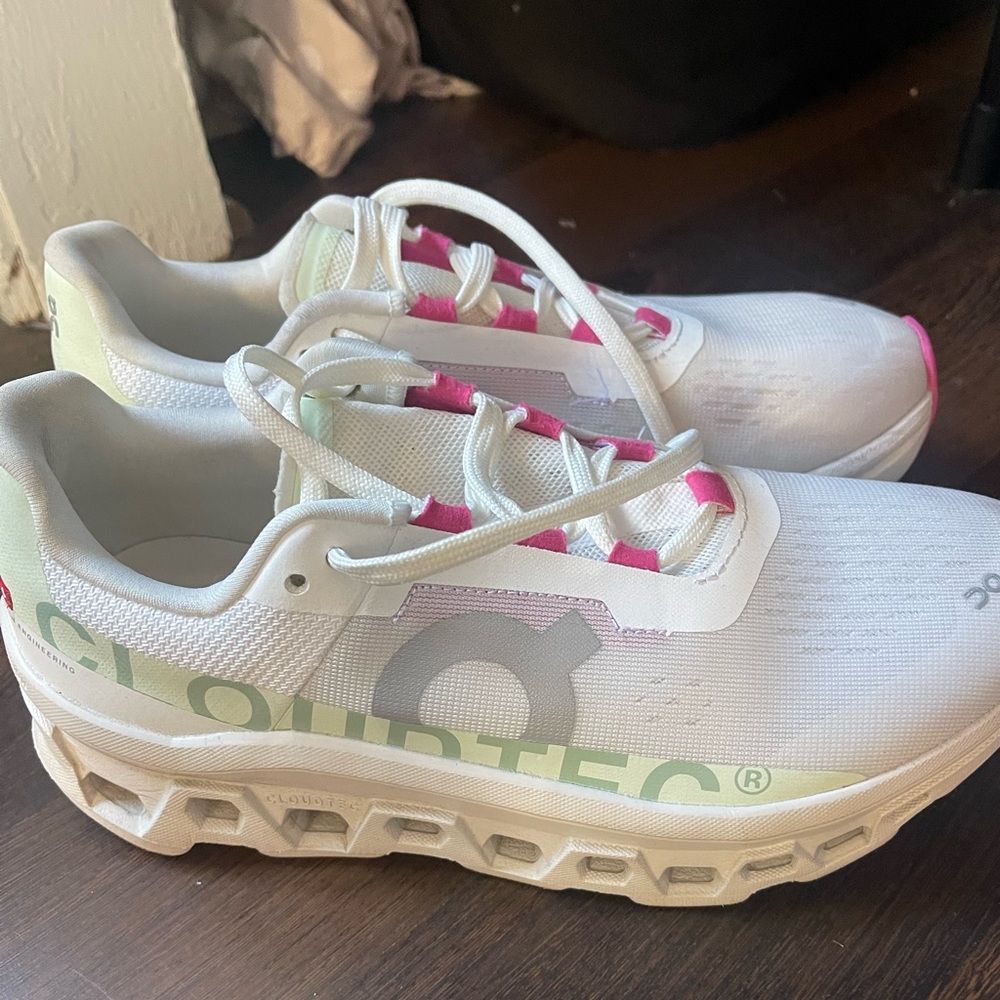 Women’s On Cloud Sneakers